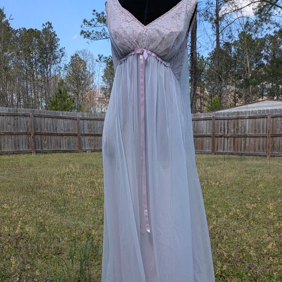 Vintage Pastel Goddess Vanity Fair Nightgown - Picture 3 of 8